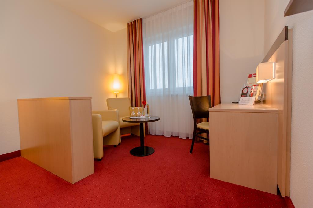 Montana-Hotel Ellwangen Zewnętrze zdjęcie