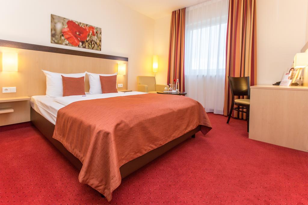 Montana-Hotel Ellwangen Zewnętrze zdjęcie